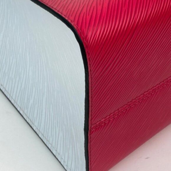 Louis Vuitton Epi Onthego MM in Grenade White Tote Shoulder Handbag - Picture 8 of 13